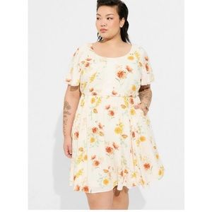 Torrid Women's White Floral Print Tunic Center Pleat Mini Dress NWT 5X
